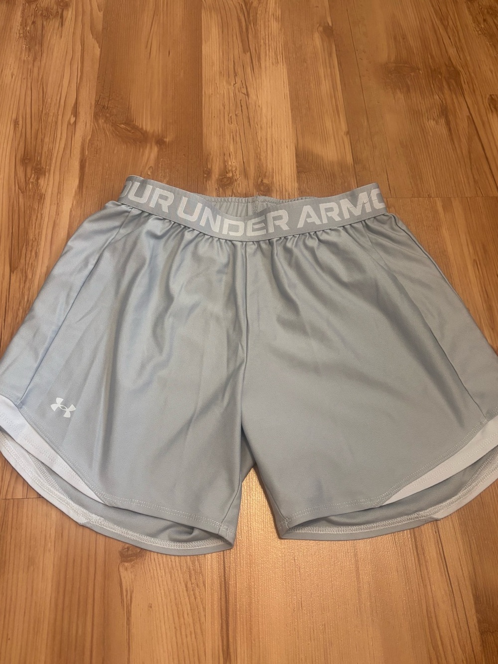 Under Armour Women's Gray Athletic Shorts Small